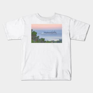 morning cruise Kids T-Shirt